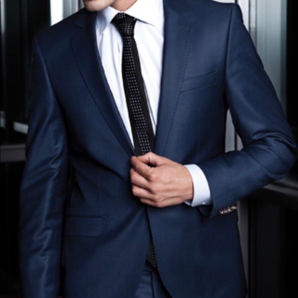 Suits - Picture 2 of 3